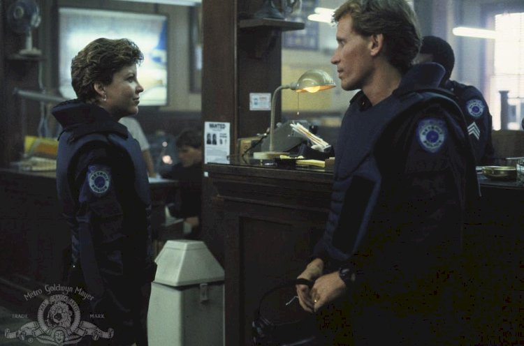 Paul Verhoeven’in “RoboCop” (1987) Filmi Üzerine