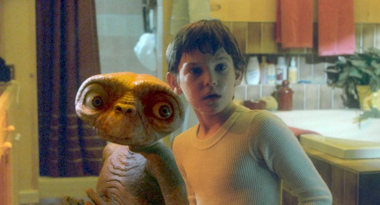 Steven Spielberg’in “E.T. Extra-Terrestrial” (1982) Filmi Üzerine
